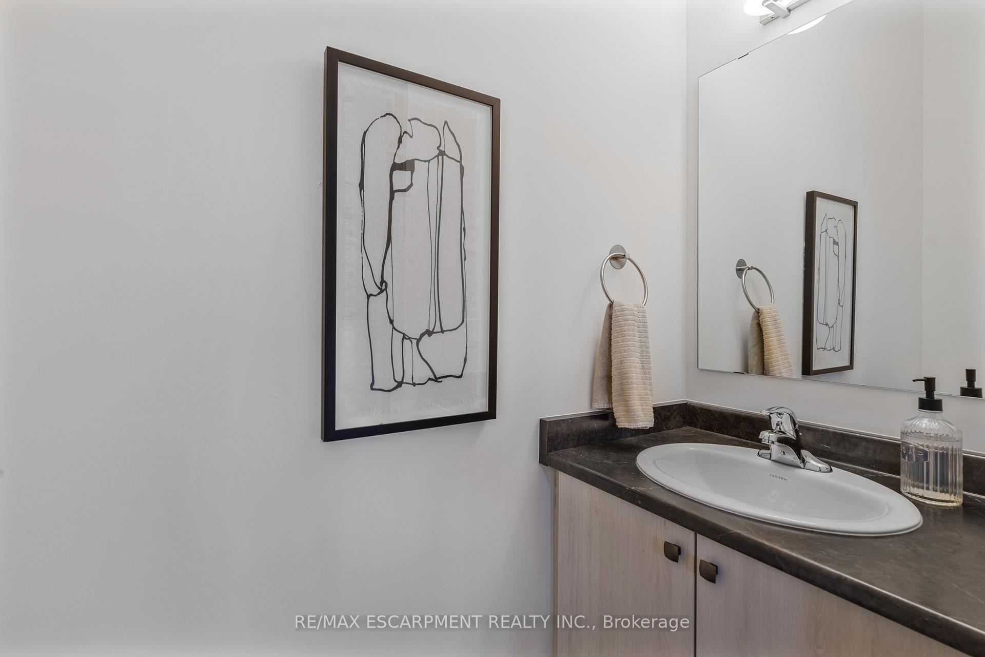 Photo 14 of 1543 Hilson Heights, Milton, Cobban — HOMEH