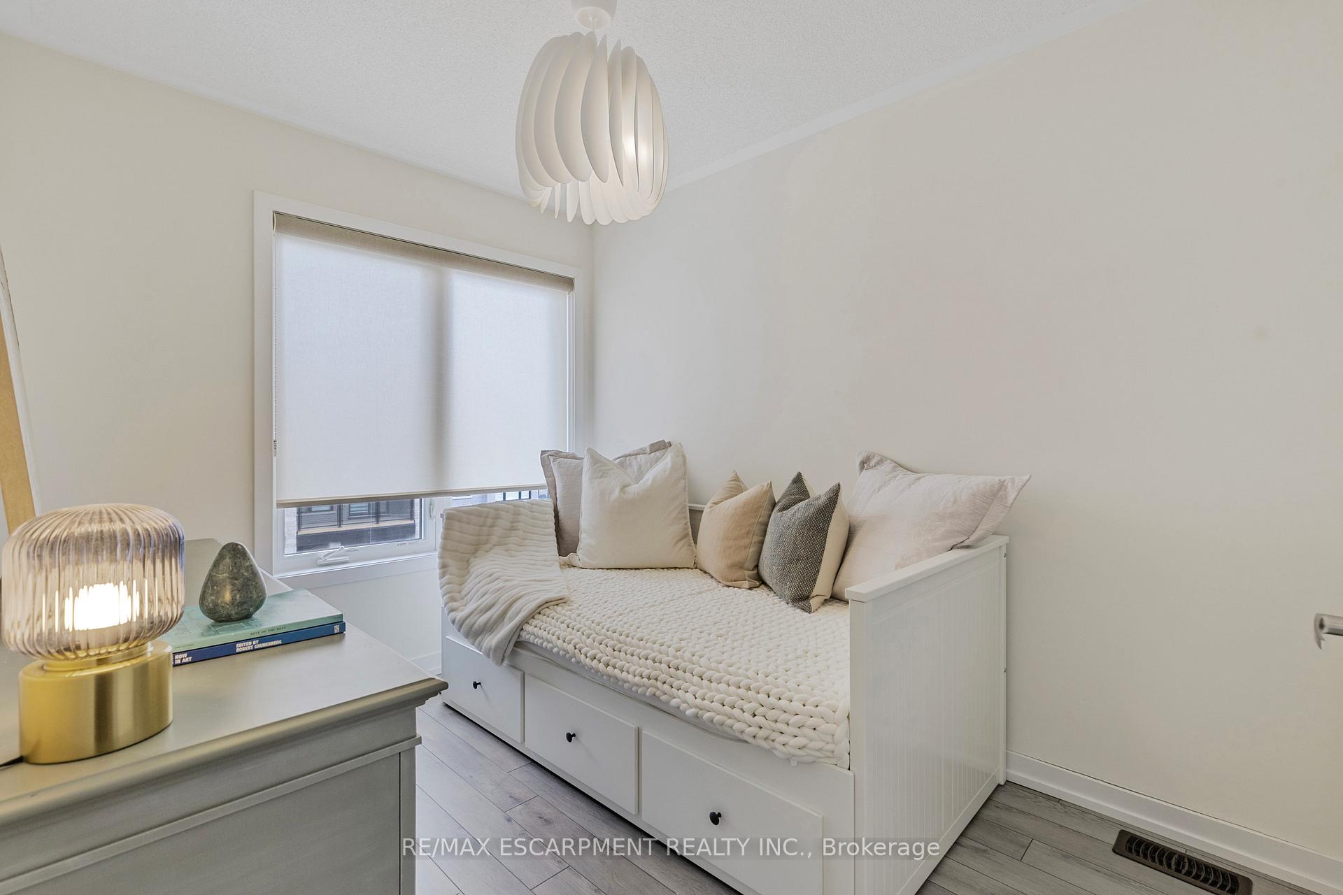 Photo 19 of 1543 Hilson Heights, Milton, Cobban — HOMEH