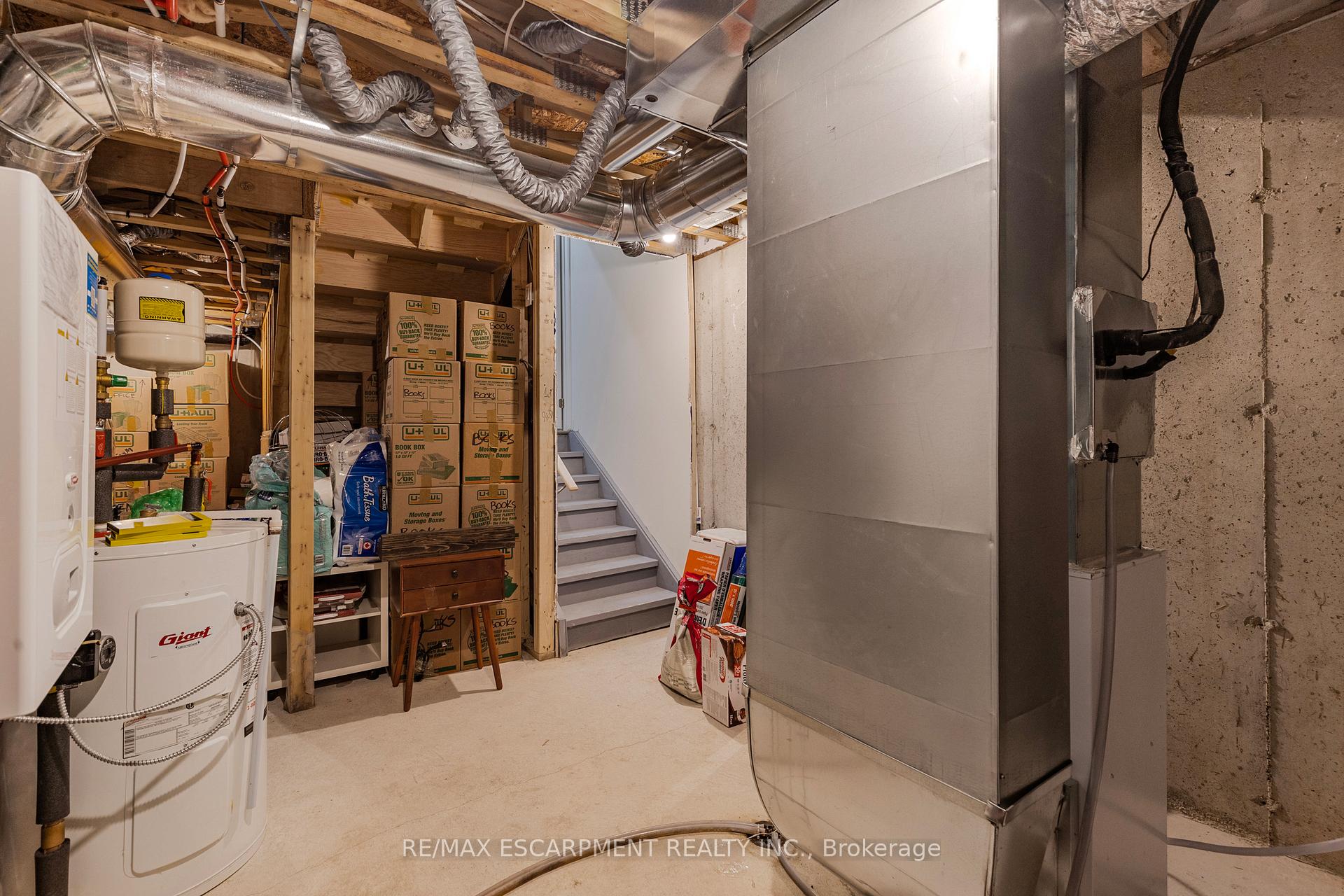 Photo 25 of 1543 Hilson Heights, Milton, Cobban — HOMEH