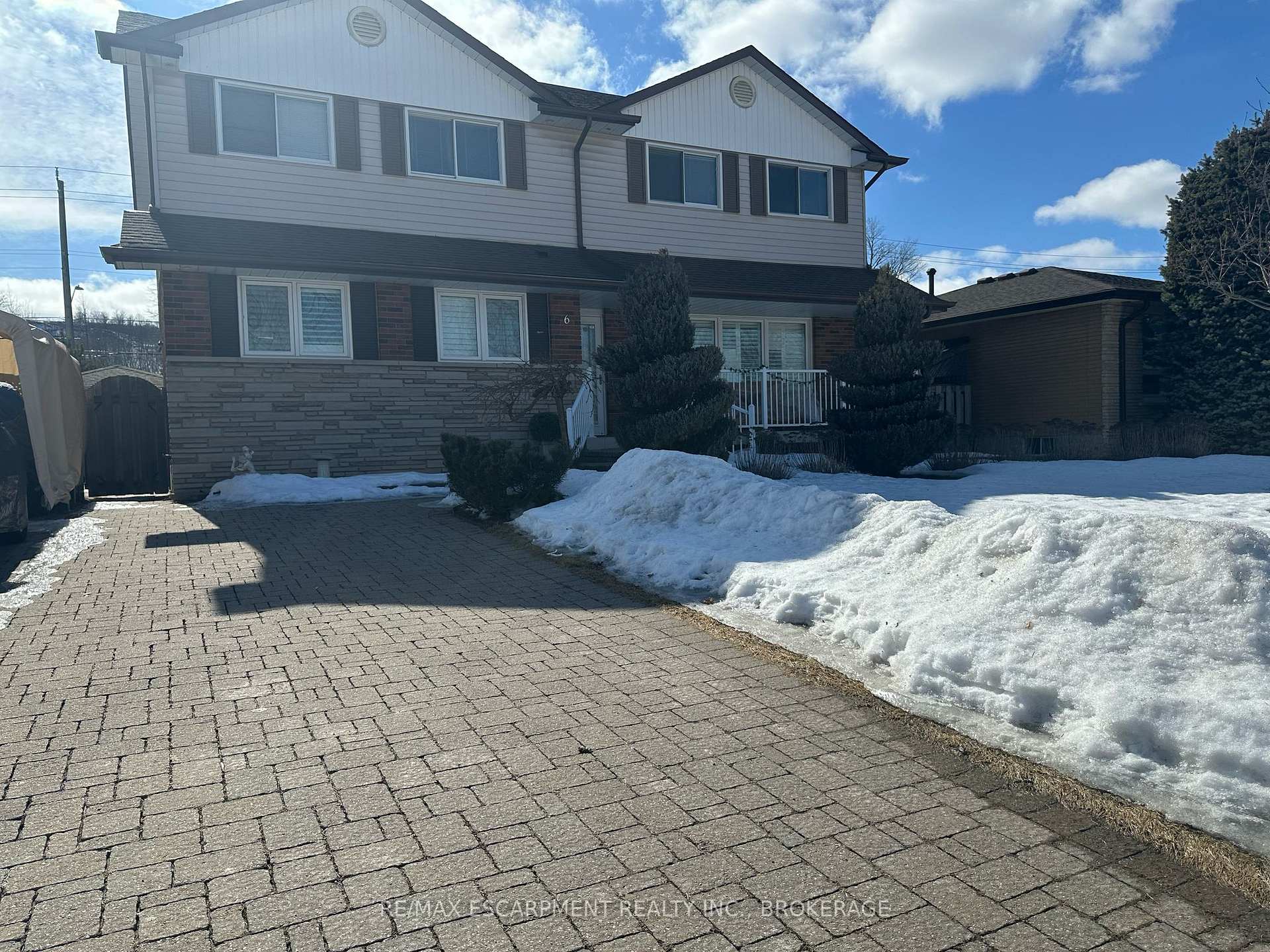 Front of Unit Lower, 6 Winthrop Place