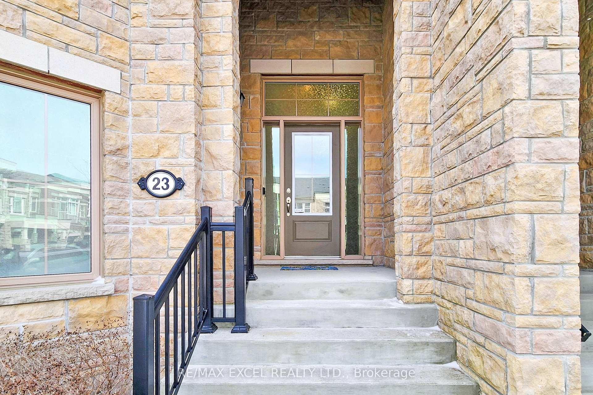 Photo 3 of 23 Rougeview Park Crescent, Markham, Greensborough — HOMEH