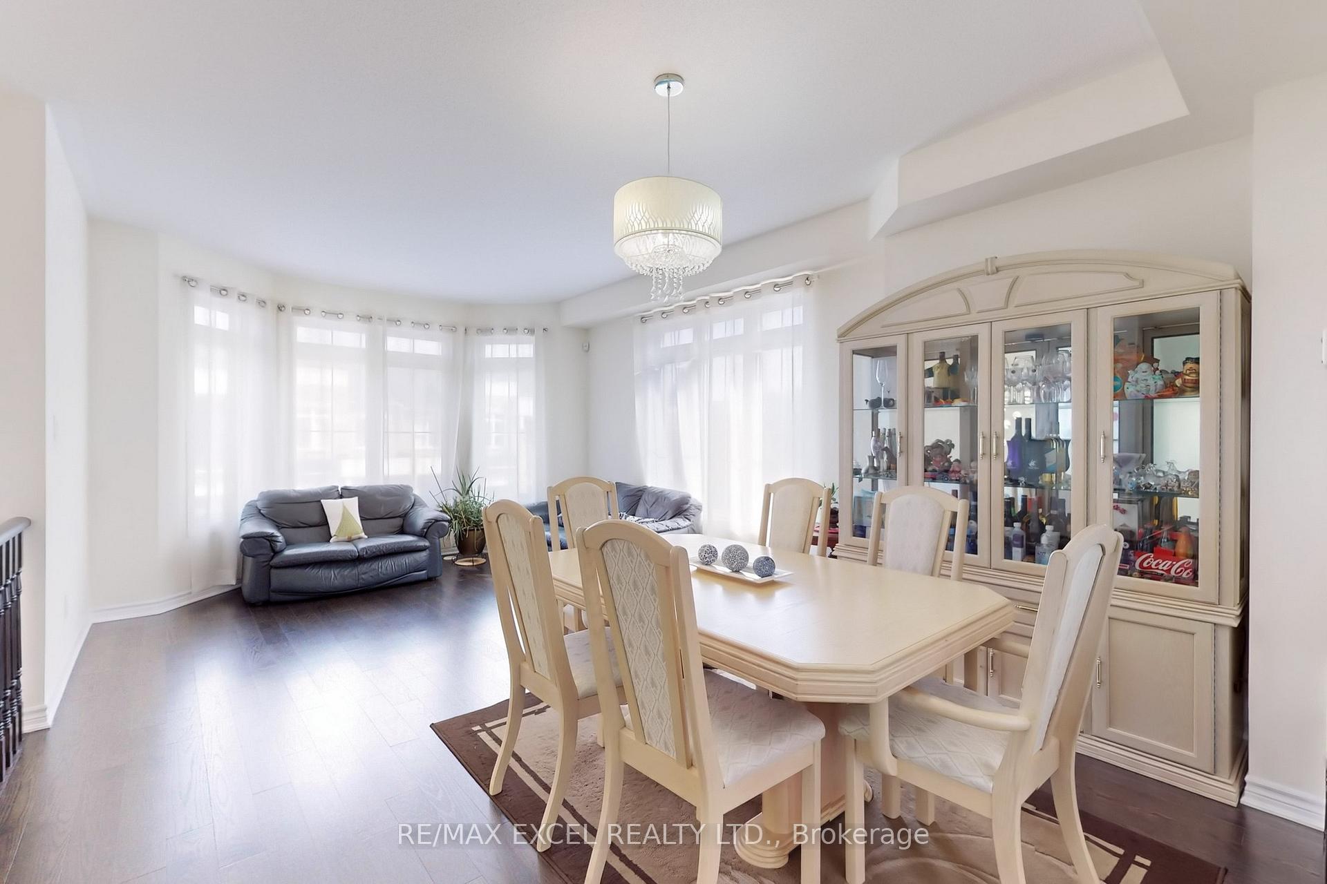 Photo 5 of 23 Rougeview Park Crescent, Markham, Greensborough — HOMEH