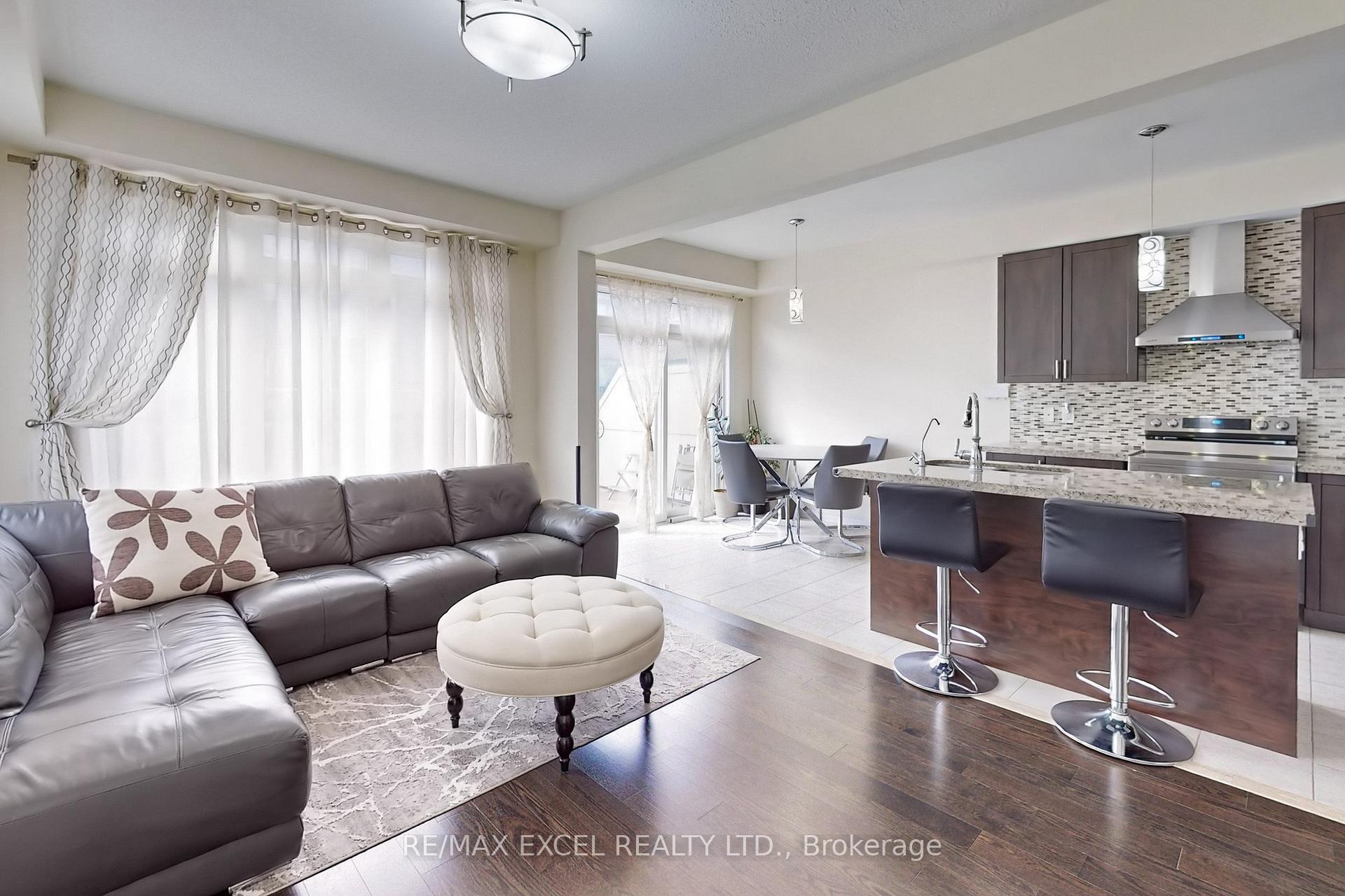 Photo 7 of 23 Rougeview Park Crescent, Markham, Greensborough — HOMEH