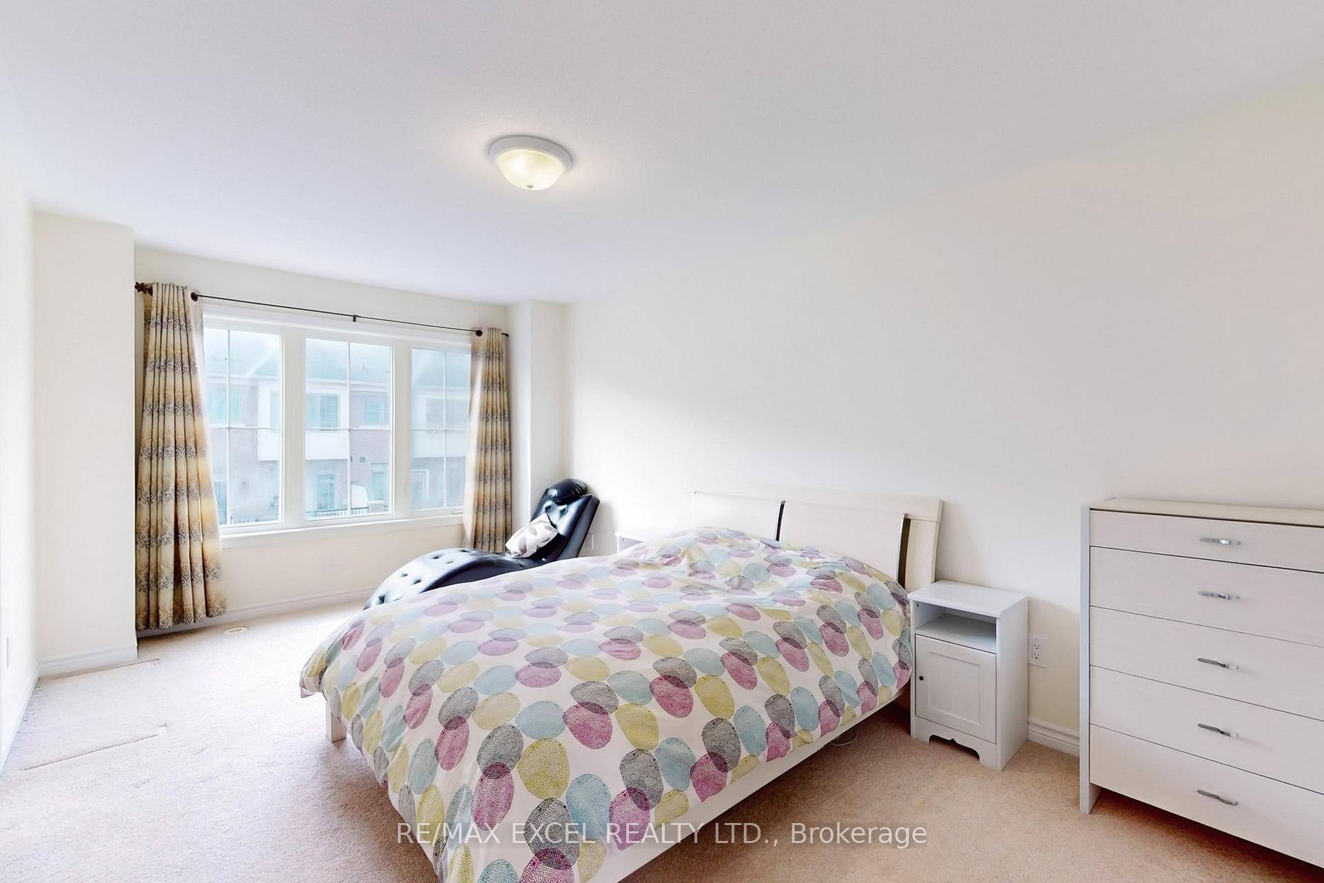 Photo 11 of 23 Rougeview Park Crescent, Markham, Greensborough — HOMEH