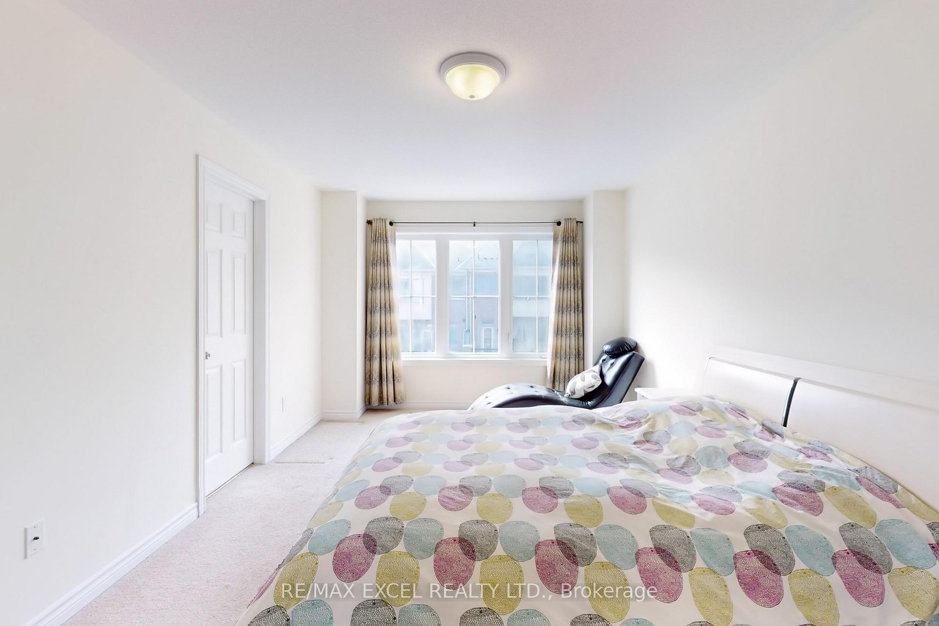 Photo 12 of 23 Rougeview Park Crescent, Markham, Greensborough — HOMEH