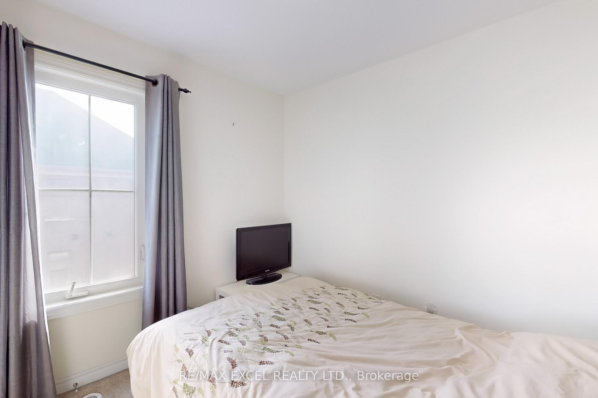 Photo 18 of 23 Rougeview Park Crescent, Markham, Greensborough — HOMEH