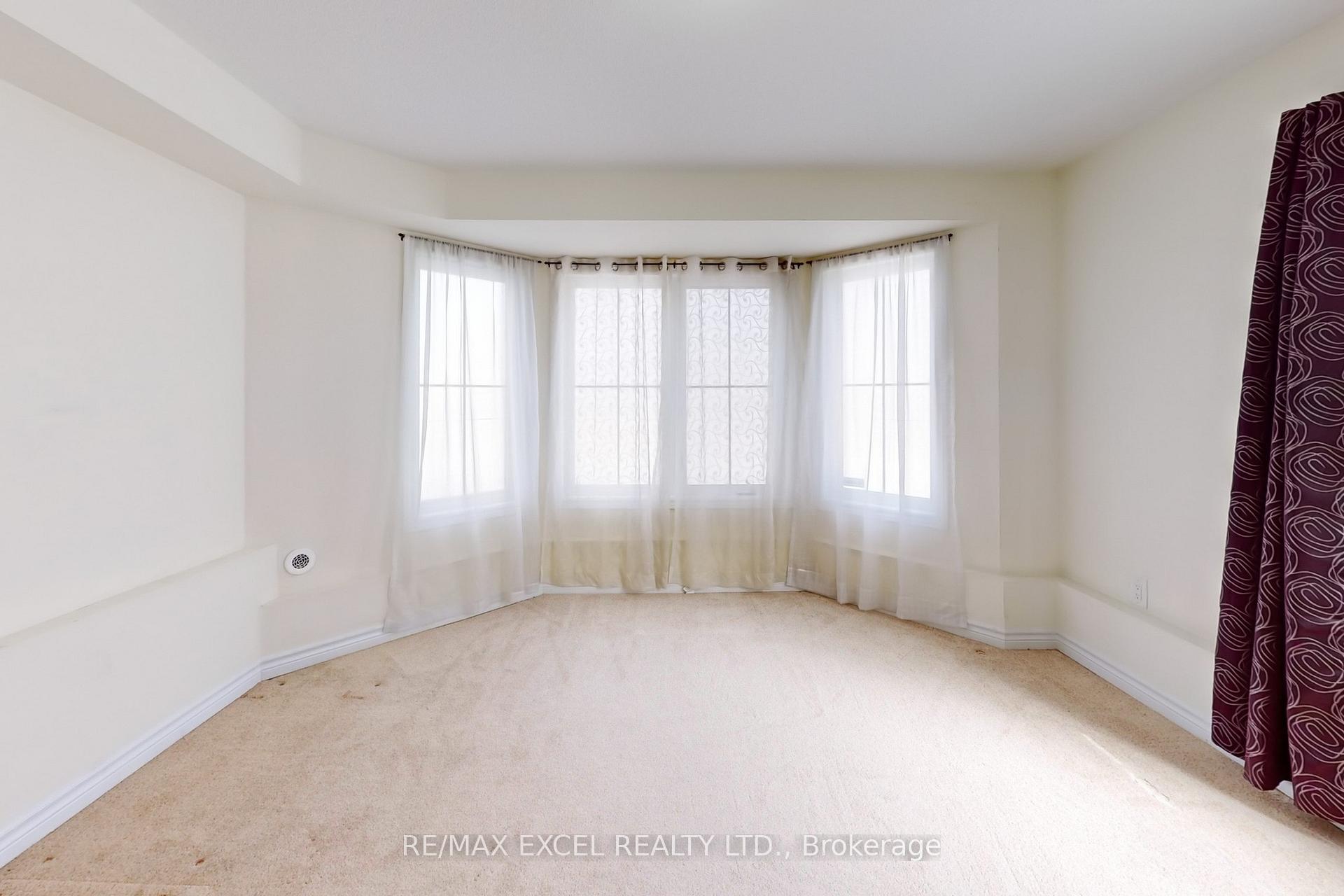Photo 20 of 23 Rougeview Park Crescent, Markham, Greensborough — HOMEH