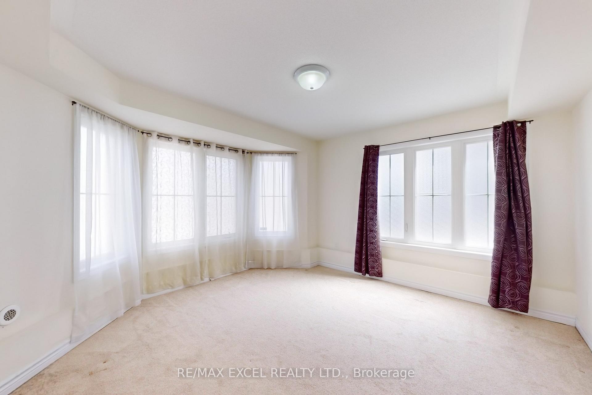 Photo 21 of 23 Rougeview Park Crescent, Markham, Greensborough — HOMEH