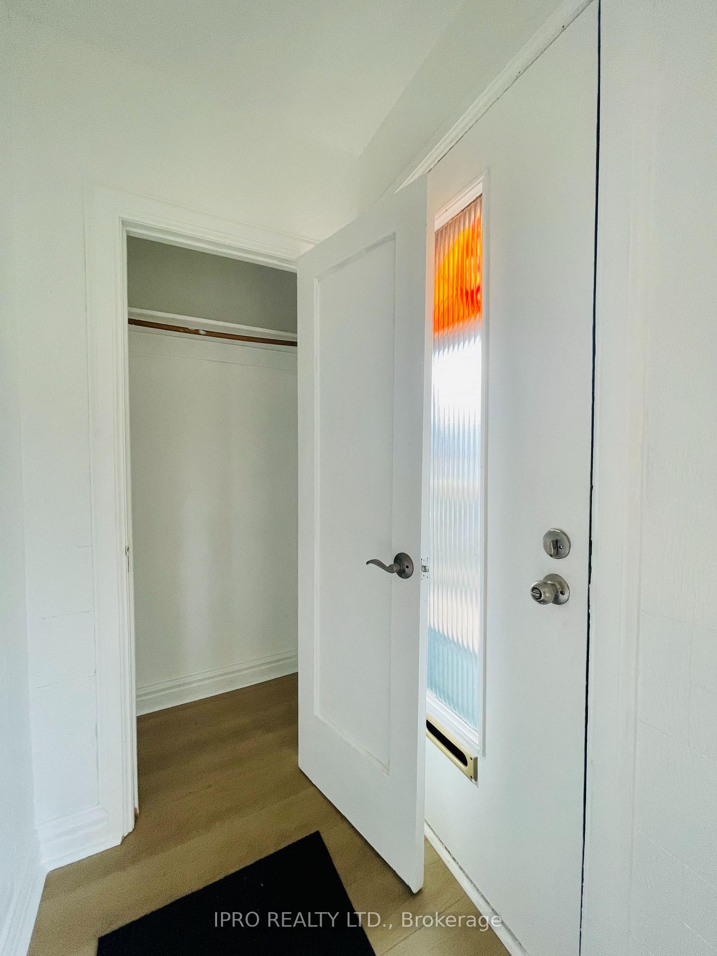 Photo 3 of 115 Brucedale Avenue E, Hamilton, Centremount — HOMEH