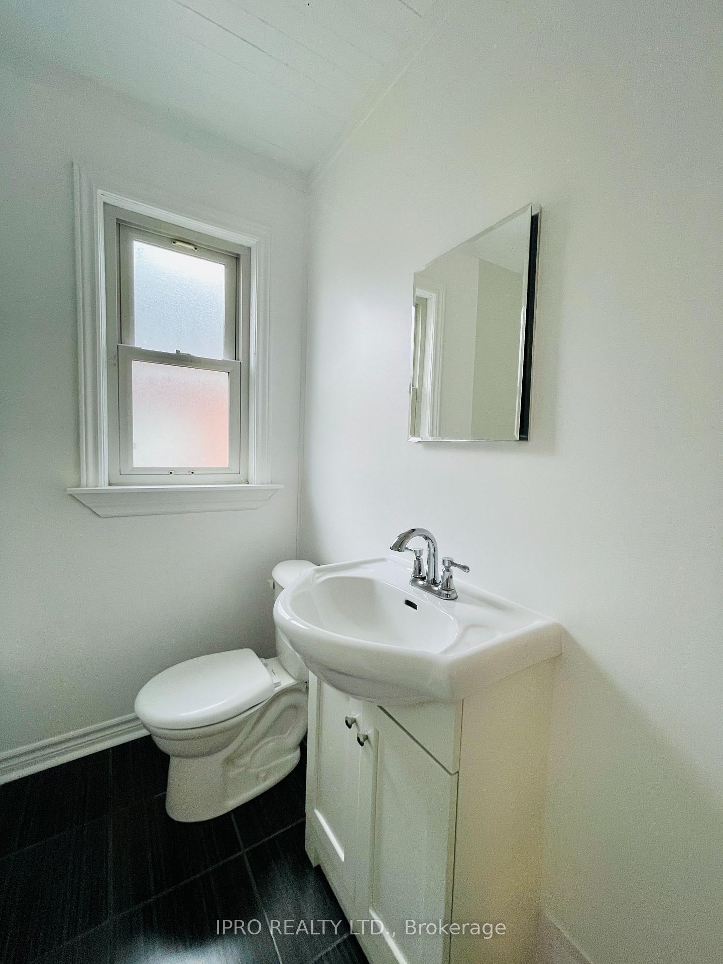 Photo 10 of 115 Brucedale Avenue E, Hamilton, Centremount — HOMEH