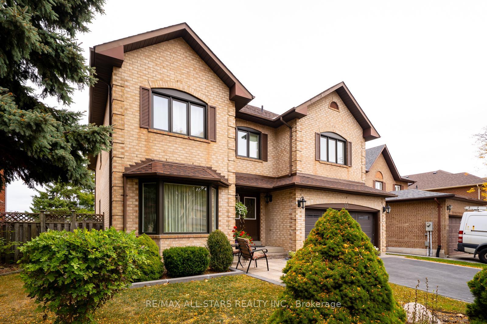Photo 2 of 85 John Button Boulevard, Markham, Buttonville — HOMEH