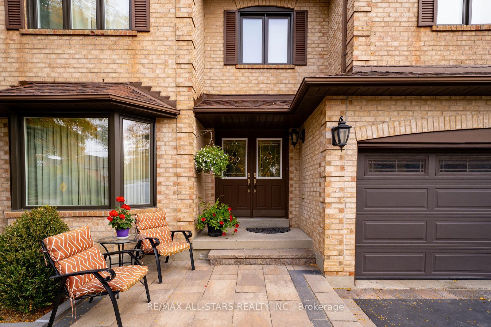 Photo 4 of 85 John Button Boulevard, Markham, Buttonville — HOMEH