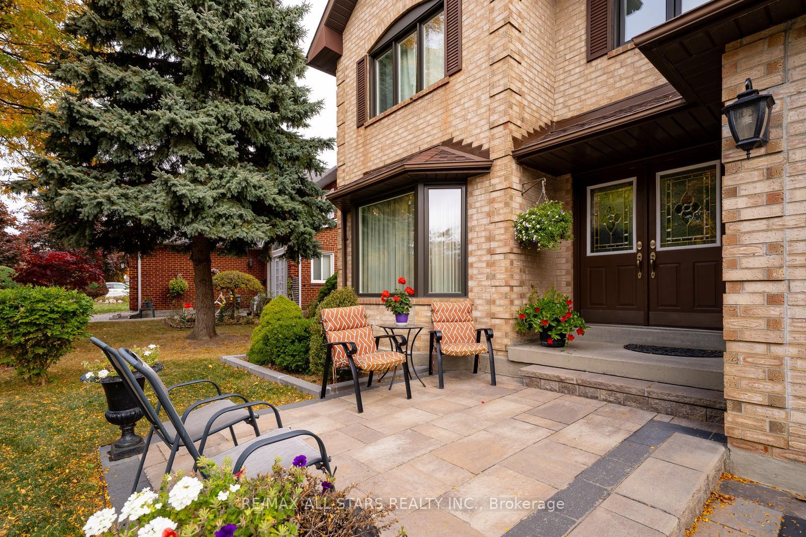 Photo 5 of 85 John Button Boulevard, Markham, Buttonville — HOMEH