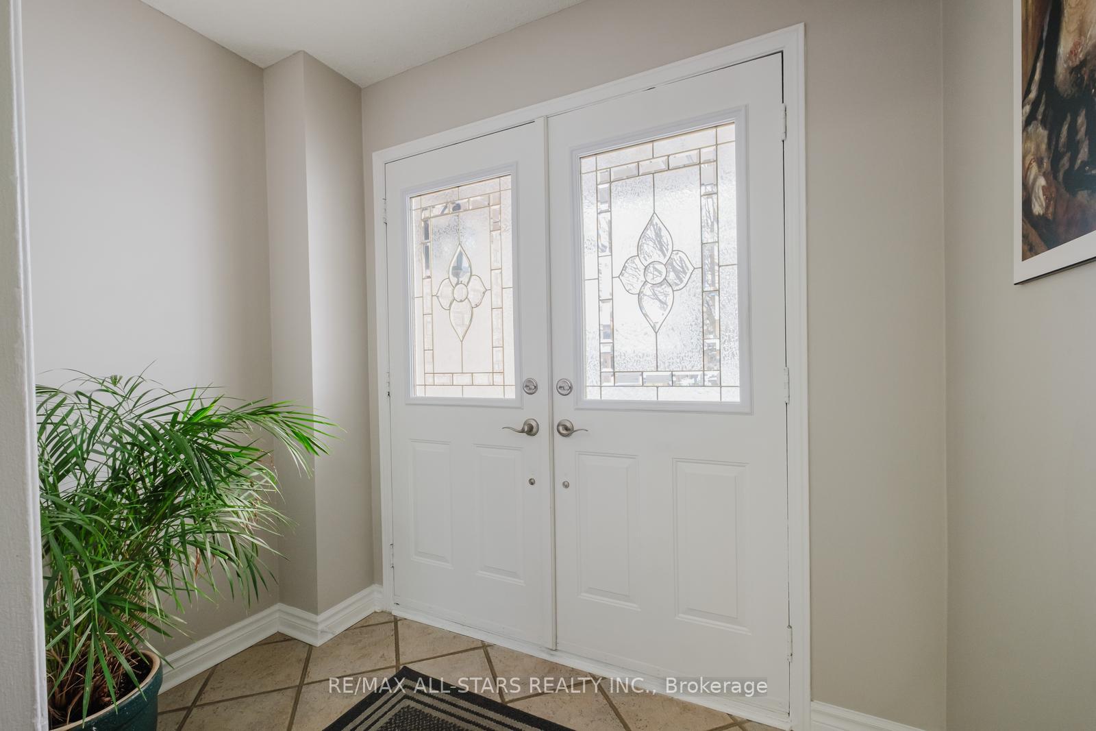 Photo 6 of 85 John Button Boulevard, Markham, Buttonville — HOMEH