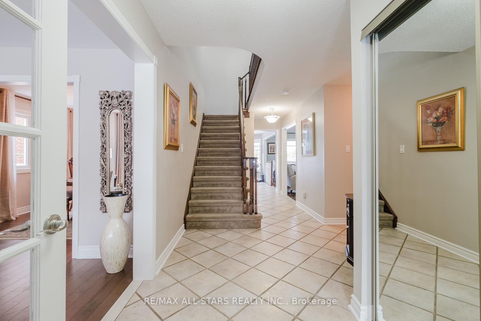 Photo 7 of 85 John Button Boulevard, Markham, Buttonville — HOMEH