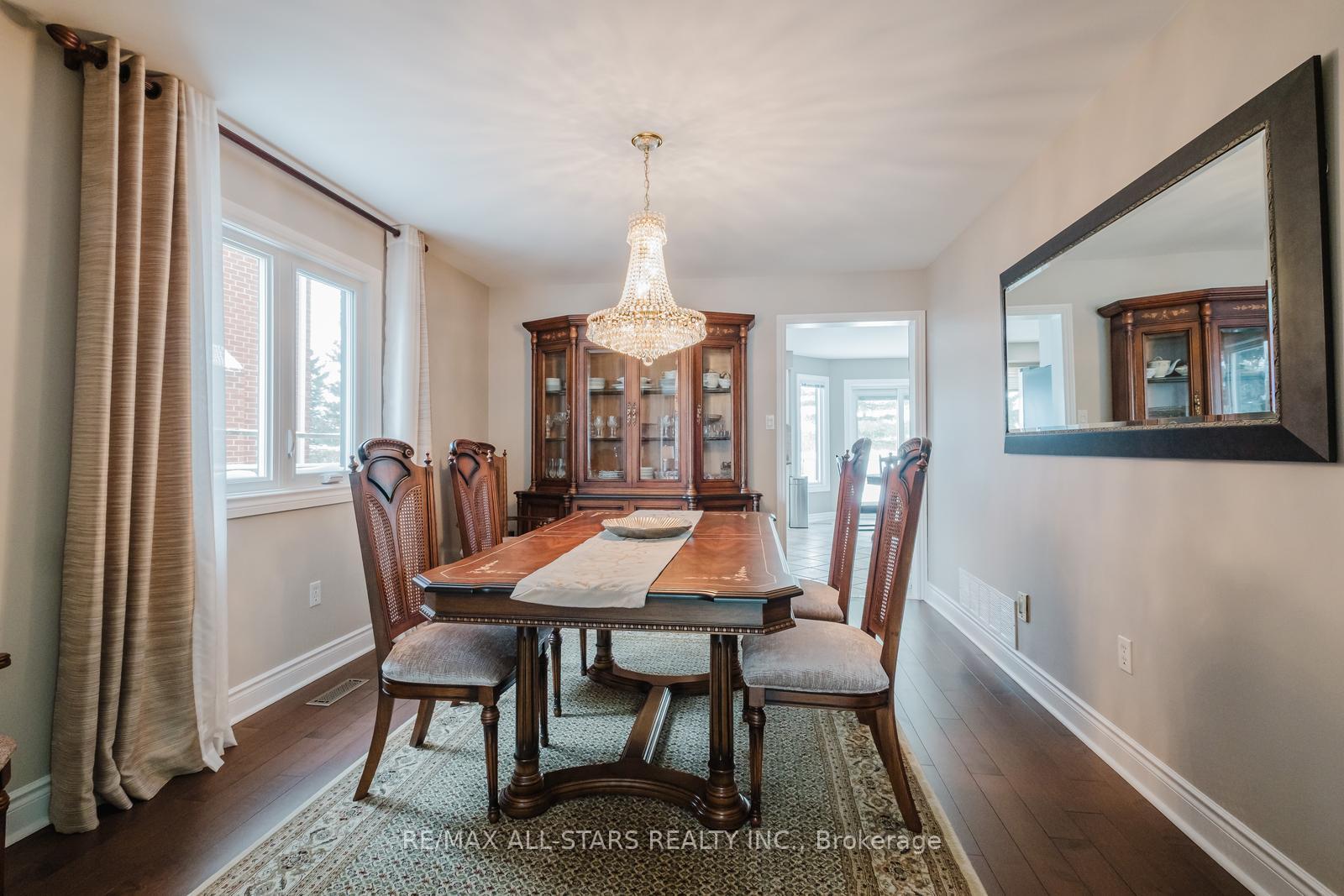 Photo 11 of 85 John Button Boulevard, Markham, Buttonville — HOMEH