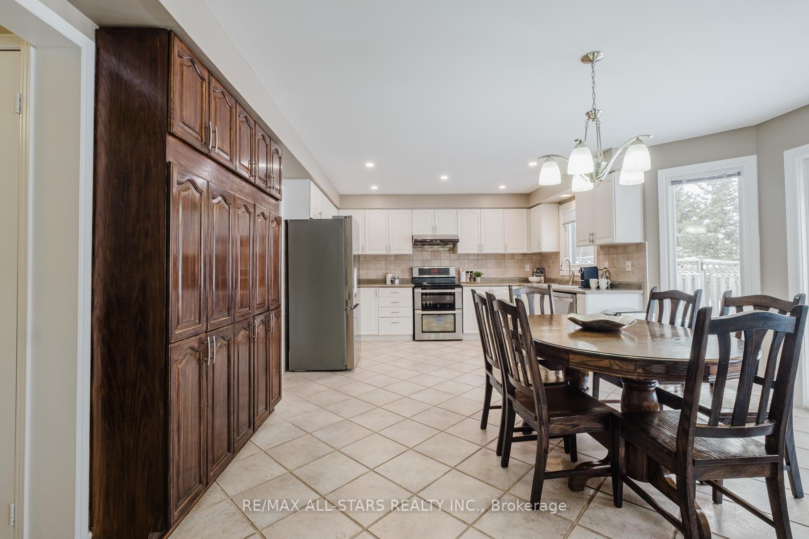 Photo 13 of 85 John Button Boulevard, Markham, Buttonville — HOMEH