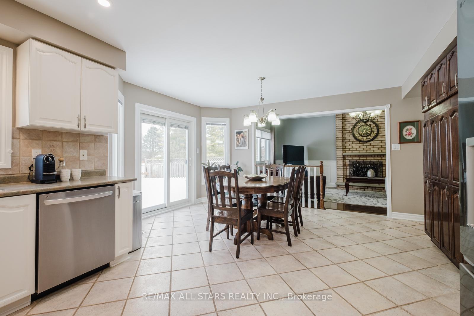 Photo 16 of 85 John Button Boulevard, Markham, Buttonville — HOMEH