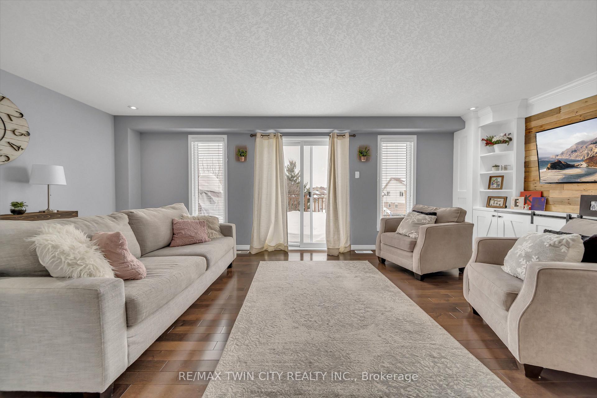 Photo 6 of 452 Activa Avenue, Kitchener — HOMEH