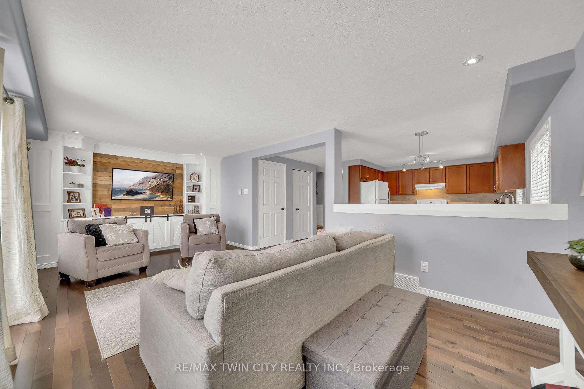 Photo 7 of 452 Activa Avenue, Kitchener — HOMEH