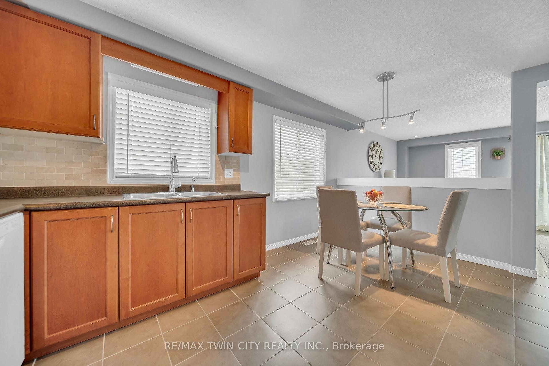 Photo 13 of 452 Activa Avenue, Kitchener — HOMEH