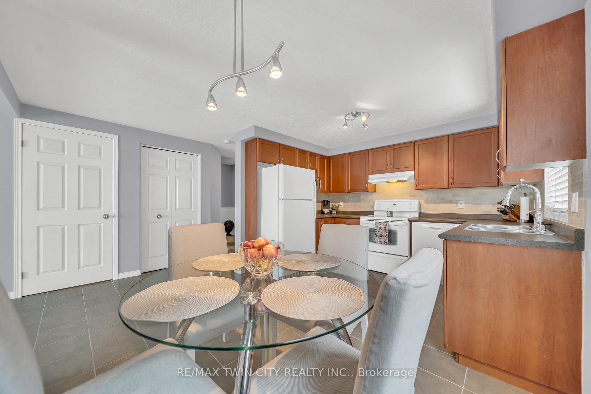 Photo 16 of 452 Activa Avenue, Kitchener — HOMEH