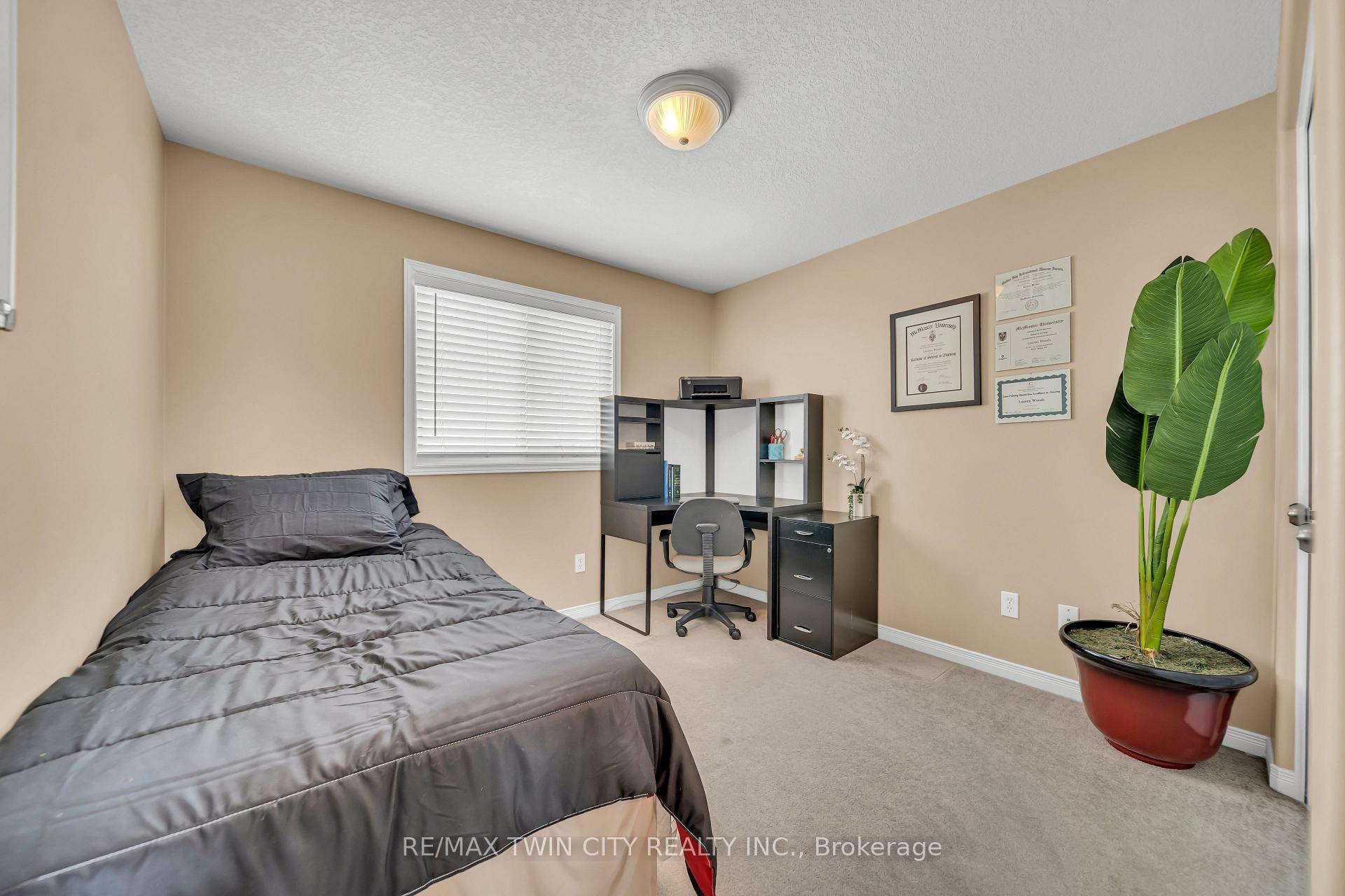 Photo 23 of 452 Activa Avenue, Kitchener — HOMEH