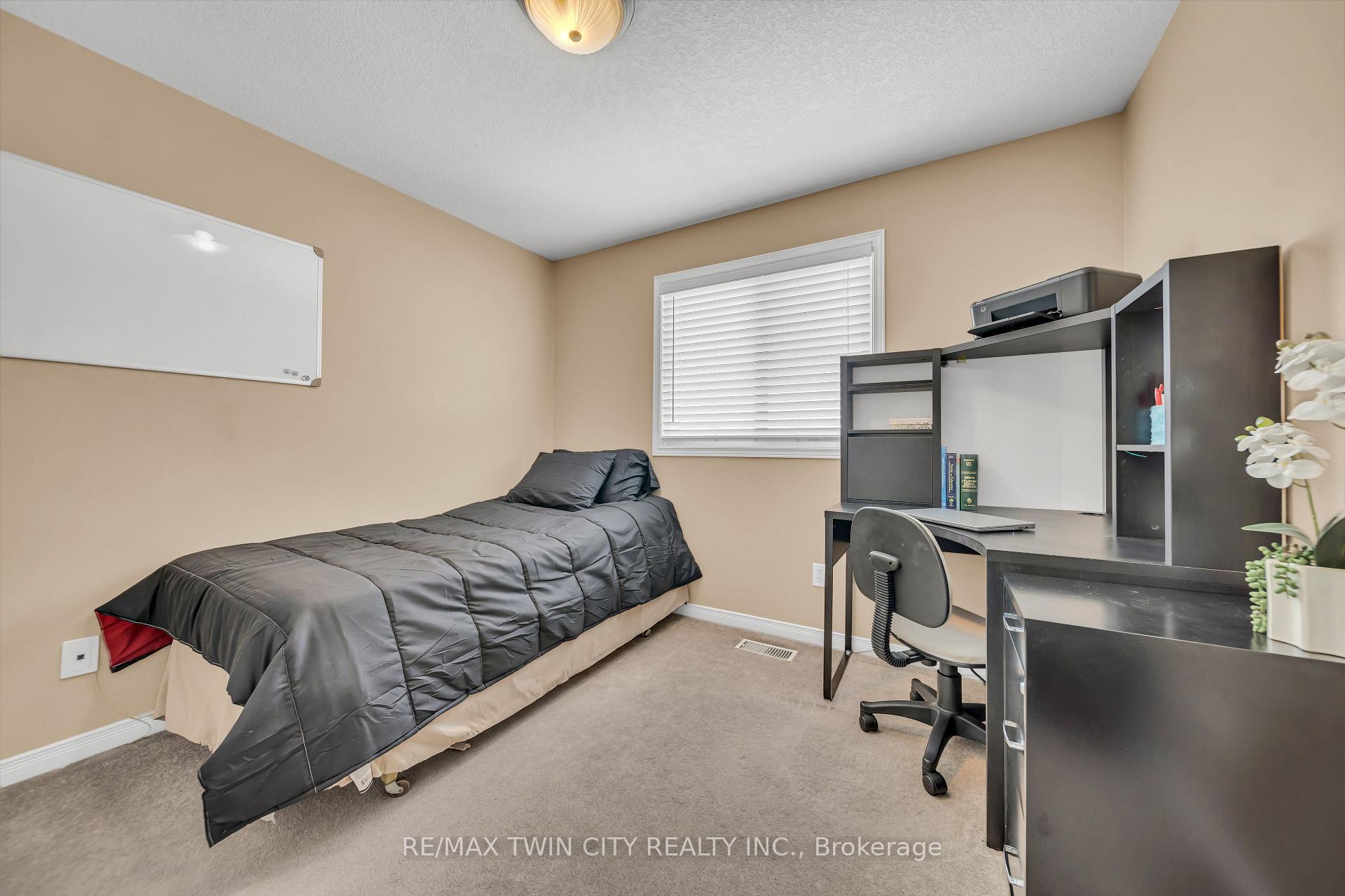 Photo 24 of 452 Activa Avenue, Kitchener — HOMEH