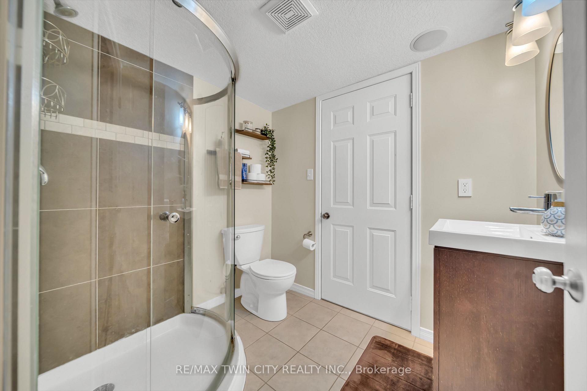 Photo 32 of 452 Activa Avenue, Kitchener — HOMEH