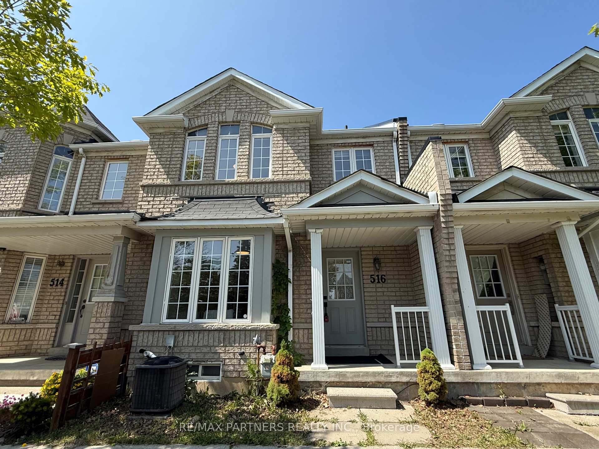 Front of 516 Bur Oak Avenue