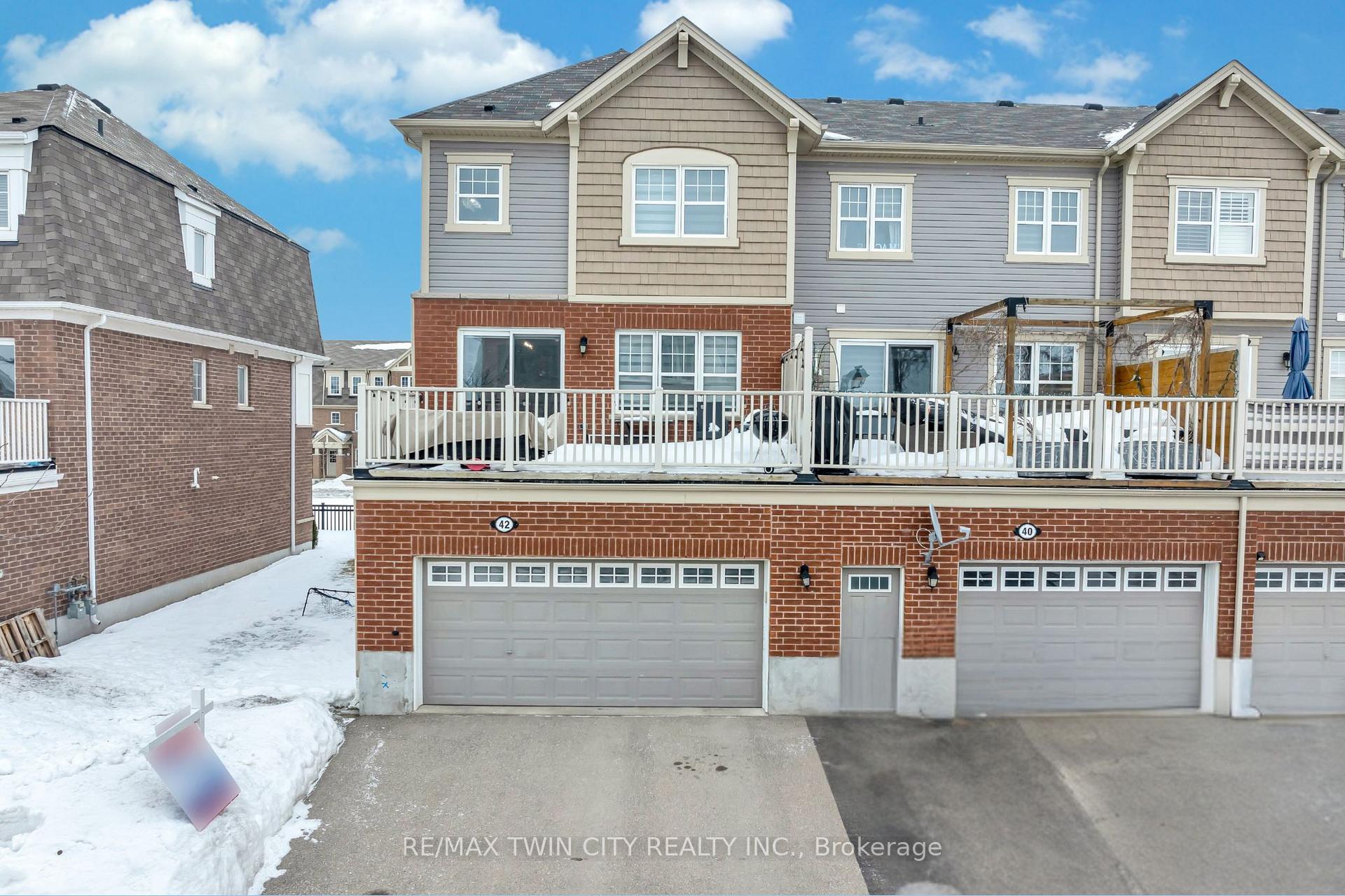 Photo 1 of 42 Outlook Terrace, Kitchener — HOMEH