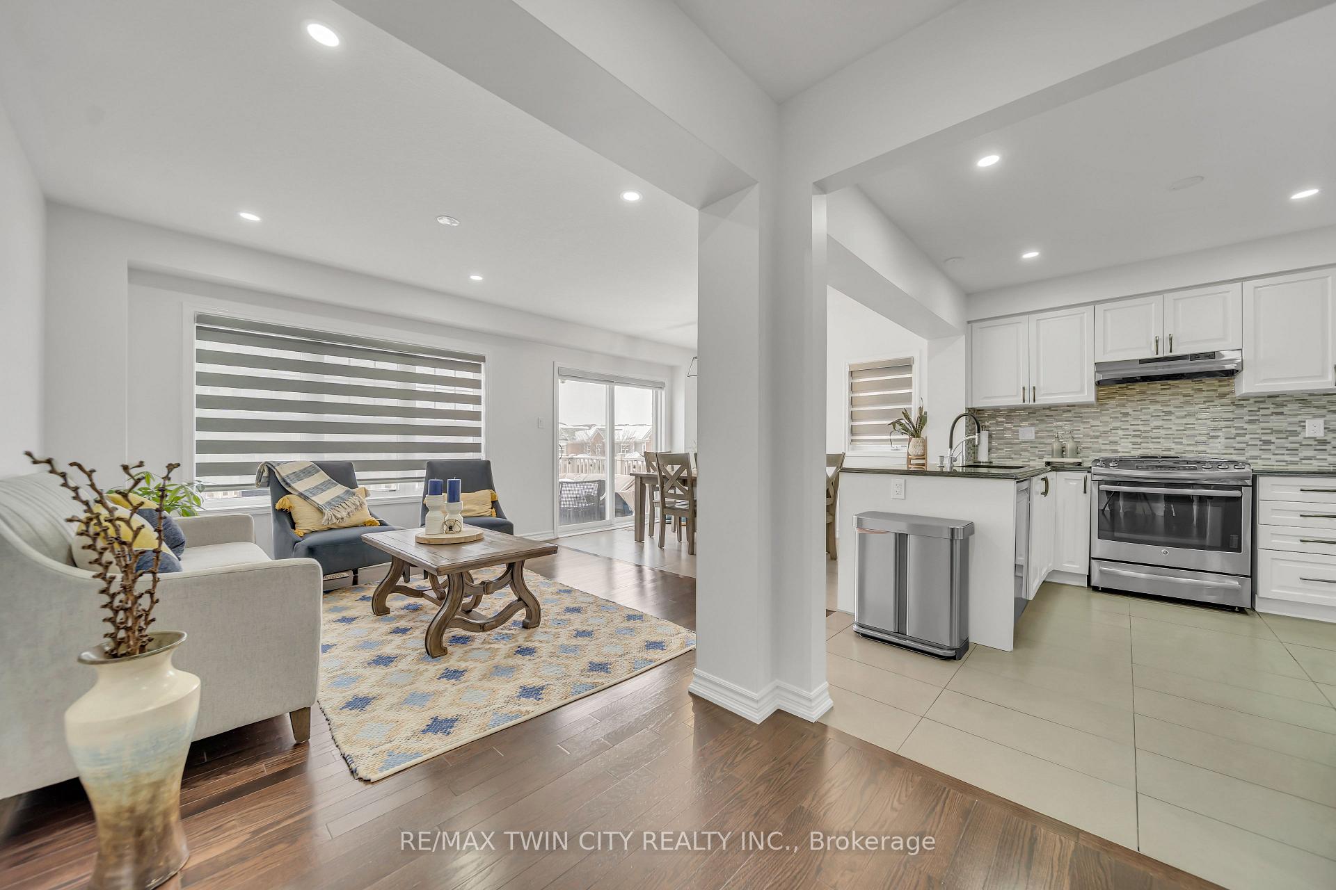 Photo 7 of 42 Outlook Terrace, Kitchener — HOMEH