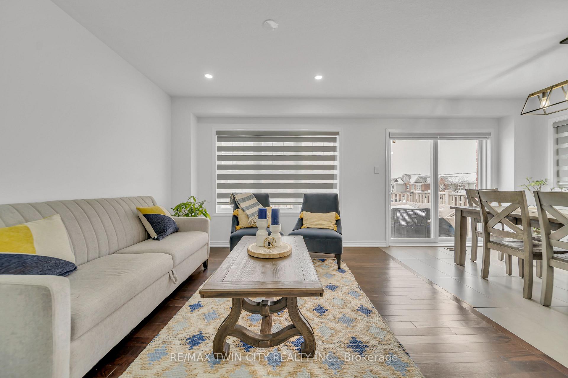 Photo 8 of 42 Outlook Terrace, Kitchener — HOMEH