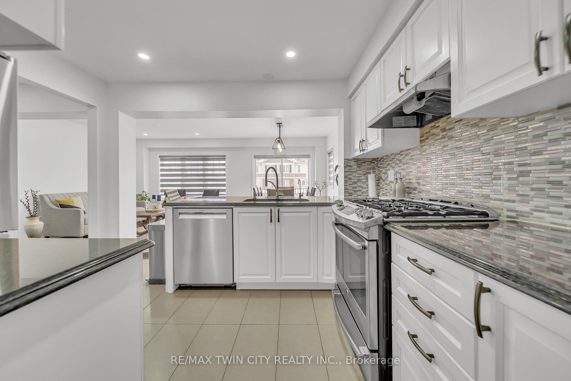 Photo 12 of 42 Outlook Terrace, Kitchener — HOMEH