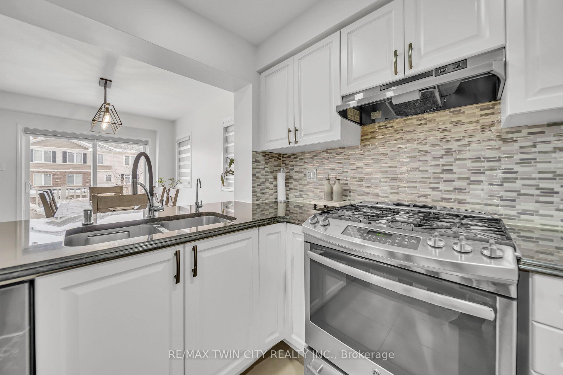 Photo 13 of 42 Outlook Terrace, Kitchener — HOMEH