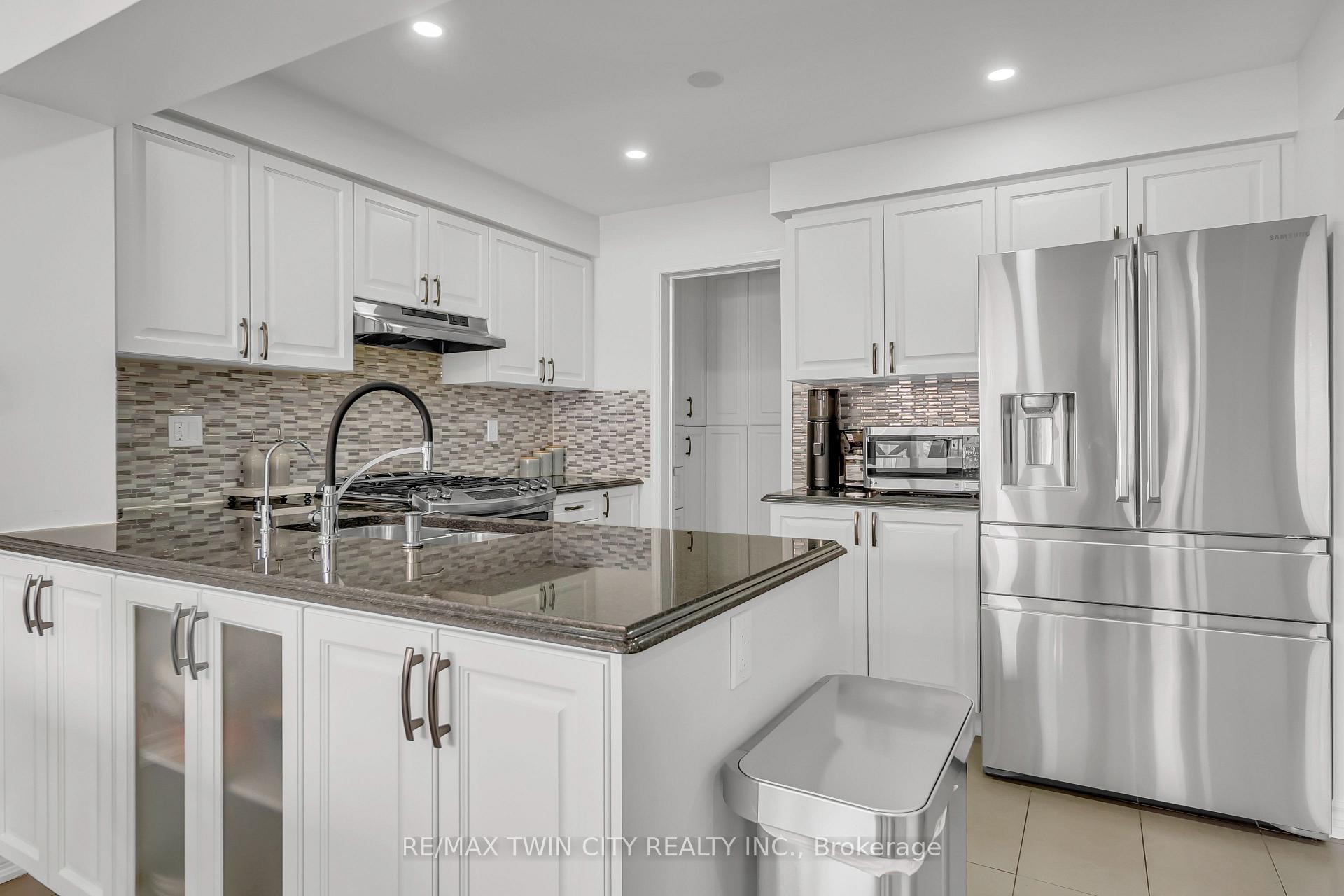 Photo 14 of 42 Outlook Terrace, Kitchener — HOMEH