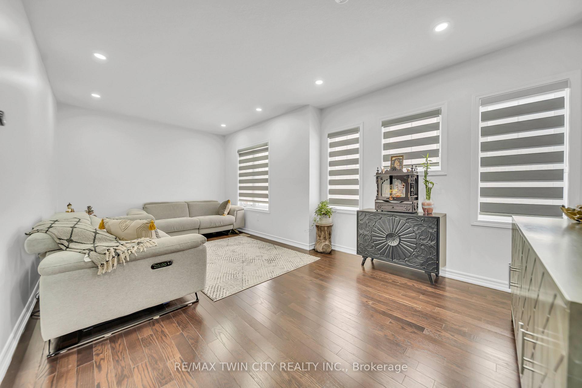 Photo 16 of 42 Outlook Terrace, Kitchener — HOMEH