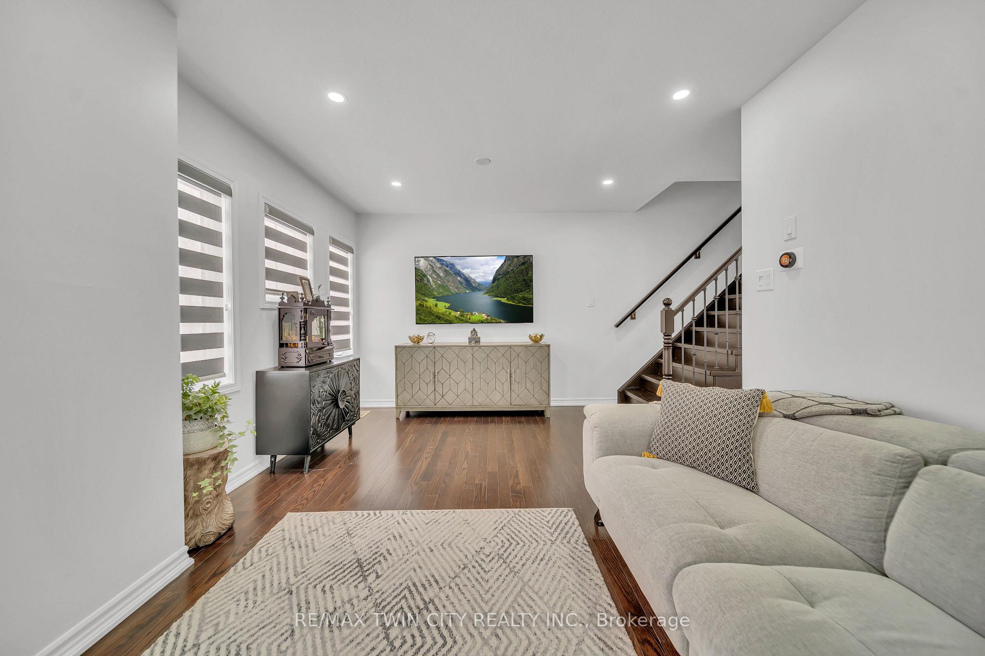 Photo 17 of 42 Outlook Terrace, Kitchener — HOMEH