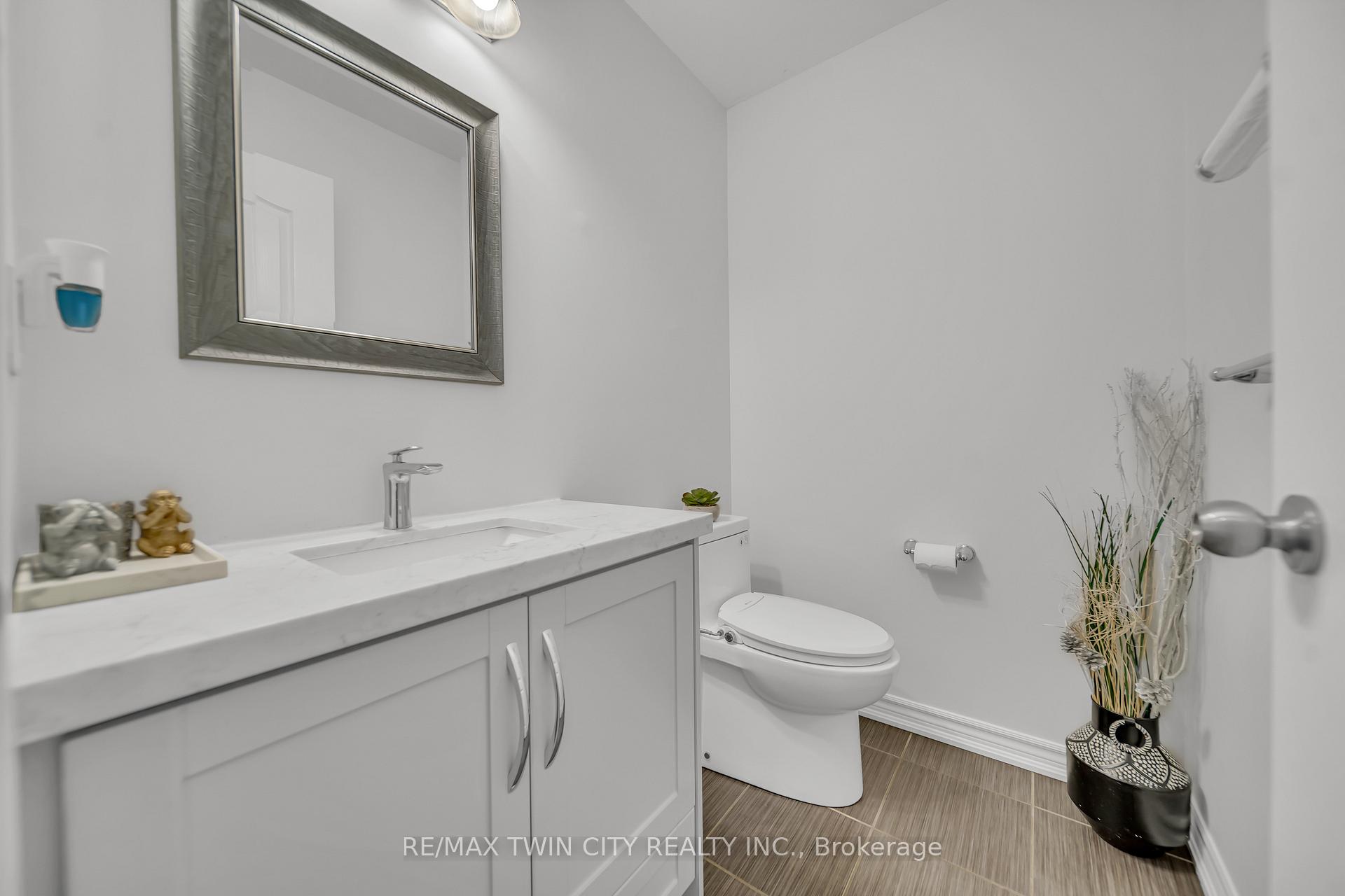 Photo 18 of 42 Outlook Terrace, Kitchener — HOMEH