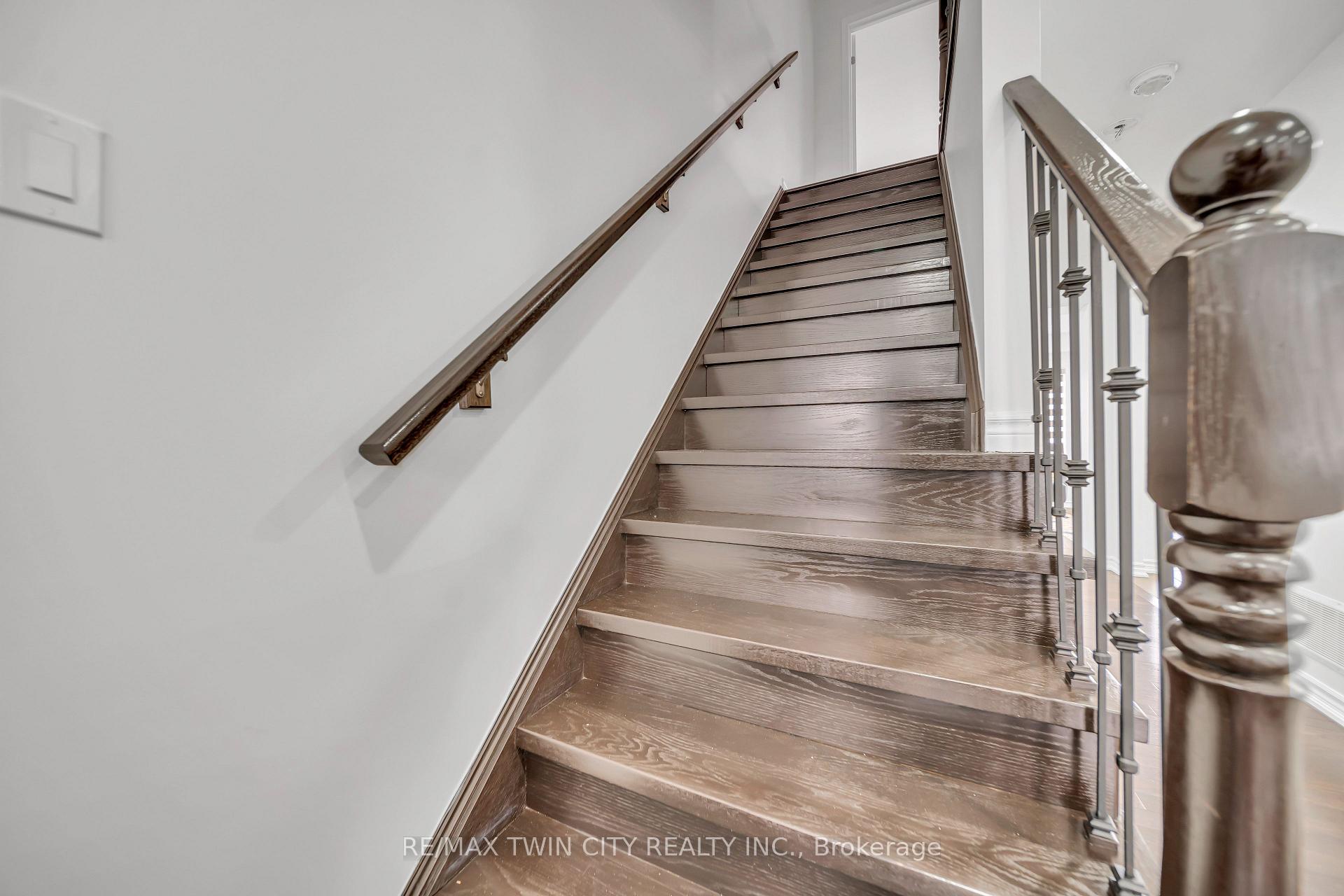 Photo 19 of 42 Outlook Terrace, Kitchener — HOMEH