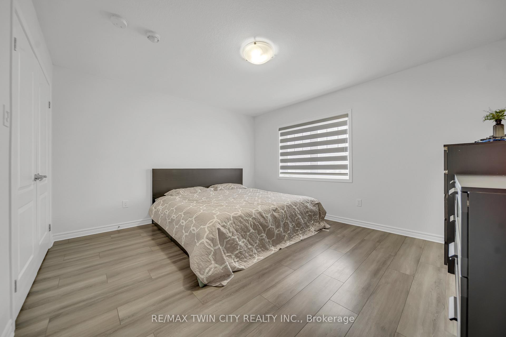 Photo 21 of 42 Outlook Terrace, Kitchener — HOMEH