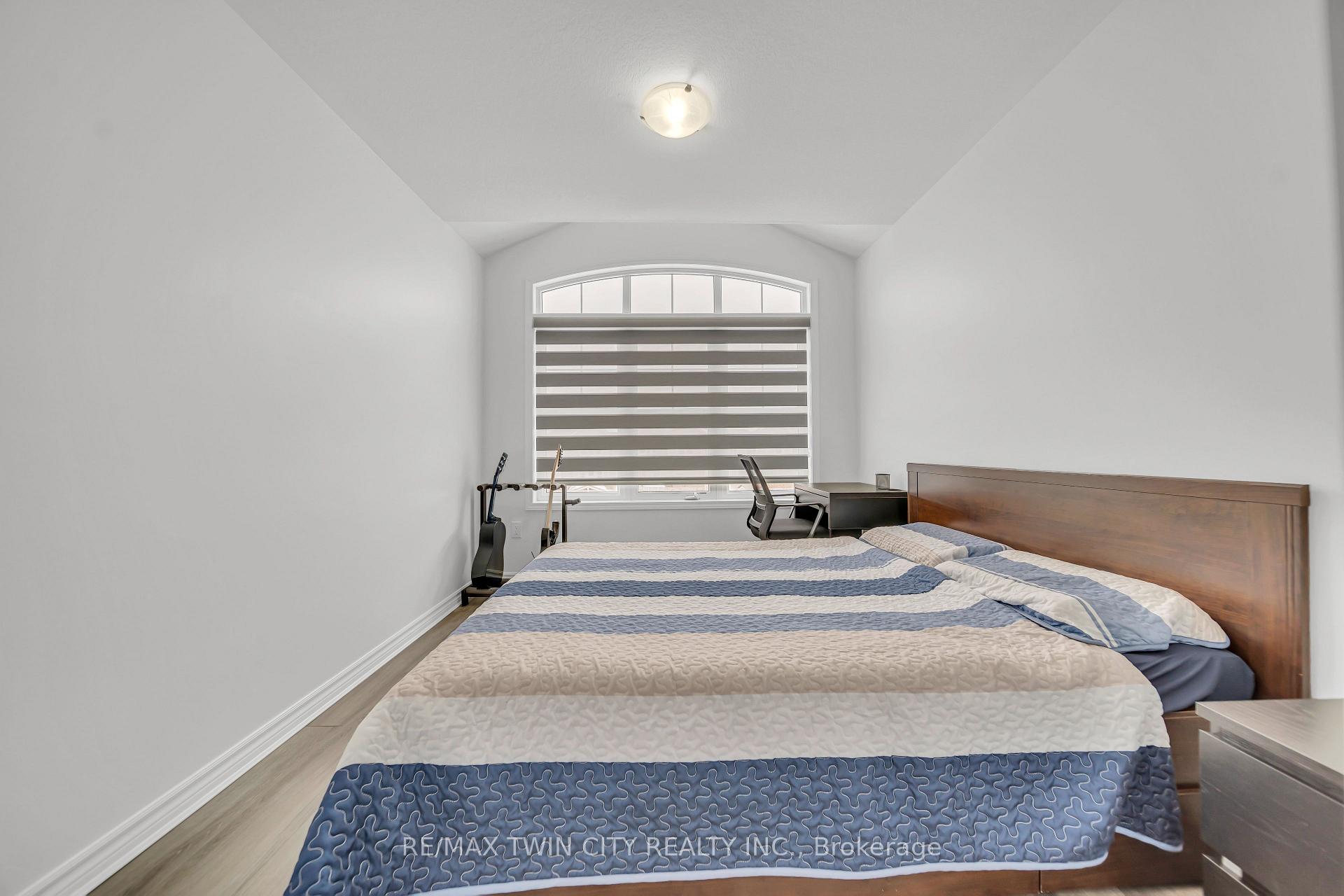 Photo 25 of 42 Outlook Terrace, Kitchener — HOMEH
