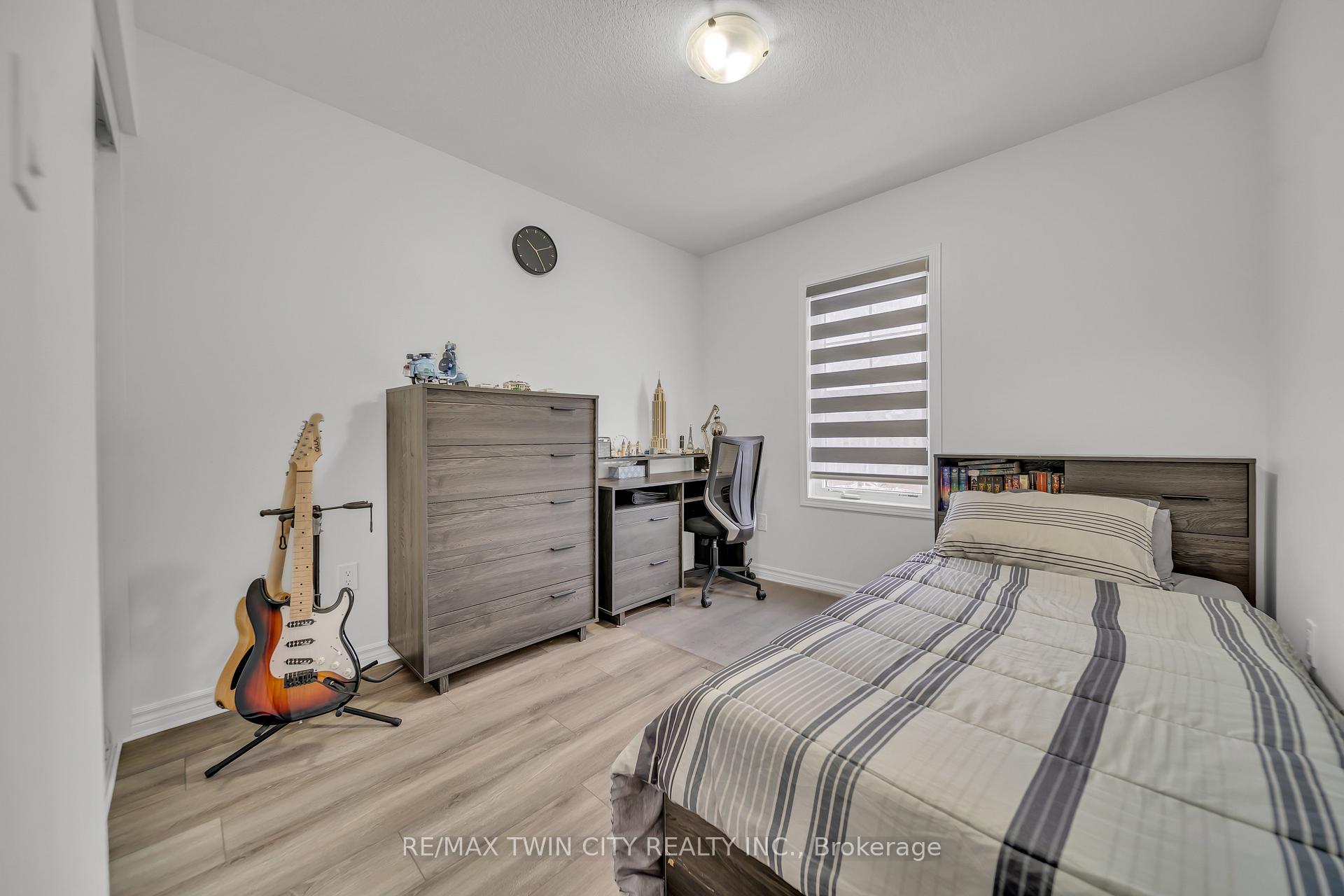 Photo 27 of 42 Outlook Terrace, Kitchener — HOMEH