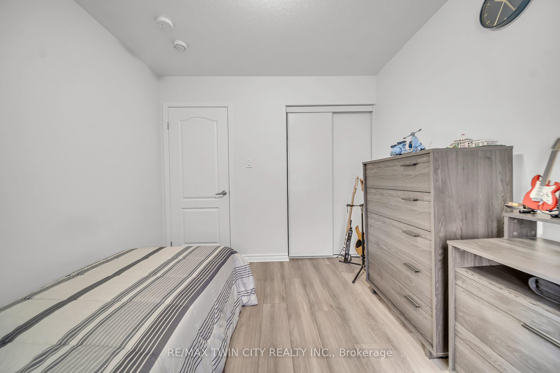Photo 28 of 42 Outlook Terrace, Kitchener — HOMEH