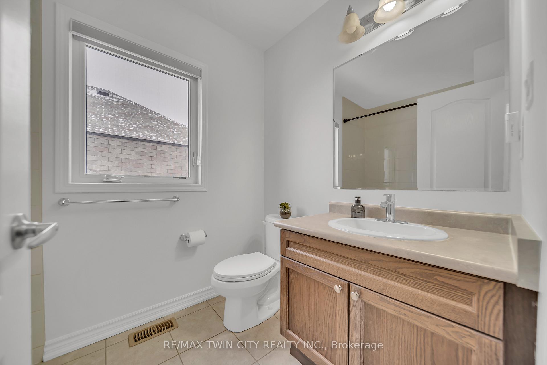 Photo 29 of 42 Outlook Terrace, Kitchener — HOMEH
