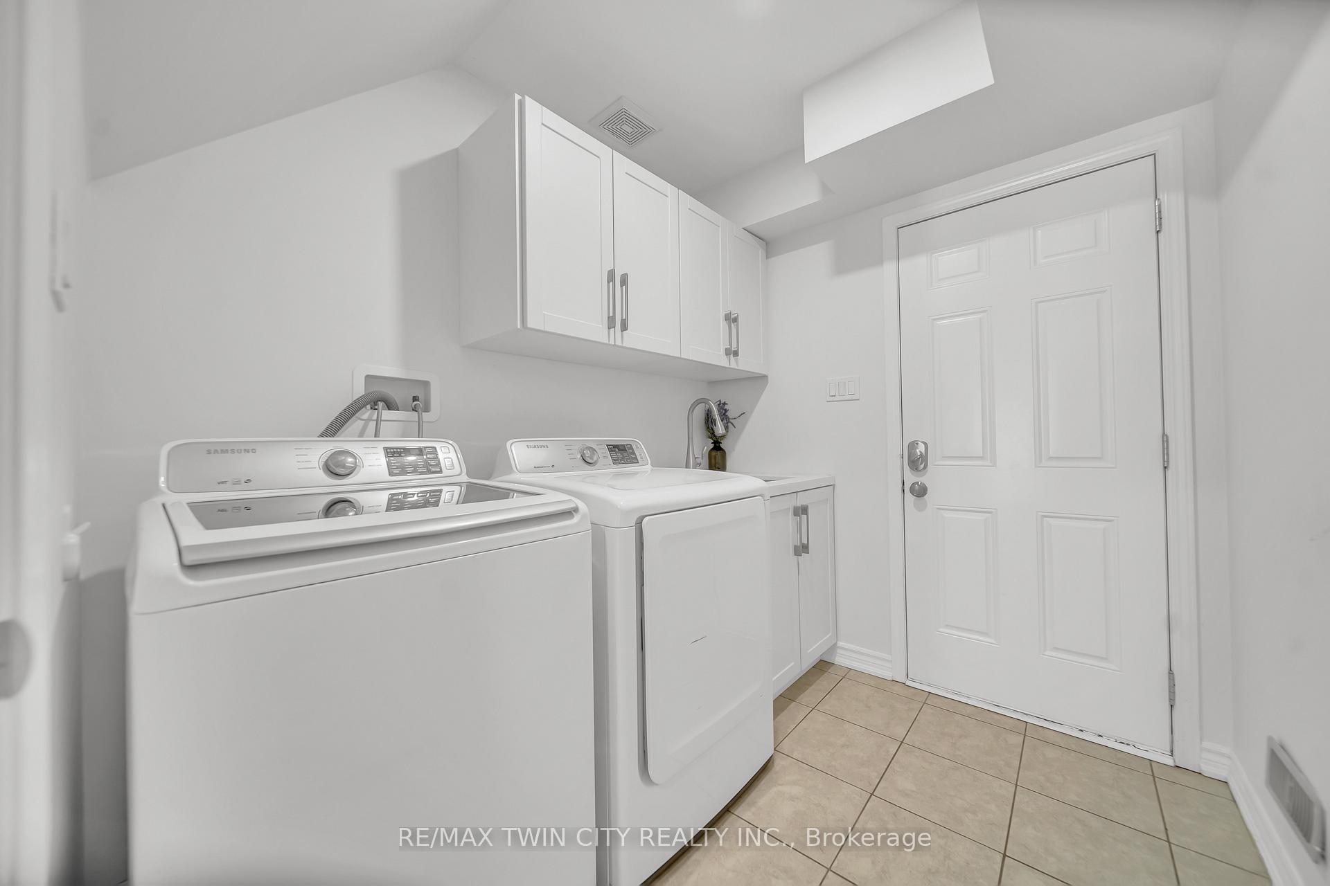Photo 31 of 42 Outlook Terrace, Kitchener — HOMEH