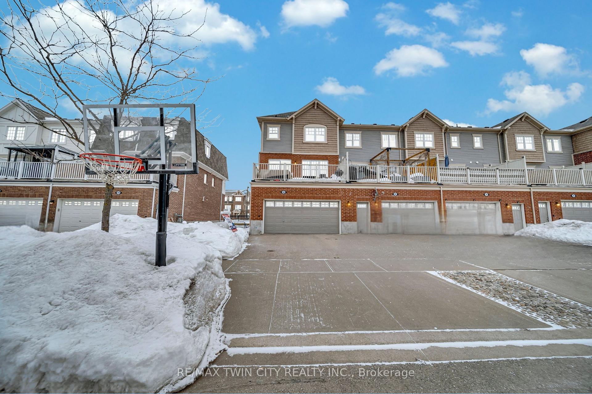 Photo 35 of 42 Outlook Terrace, Kitchener — HOMEH