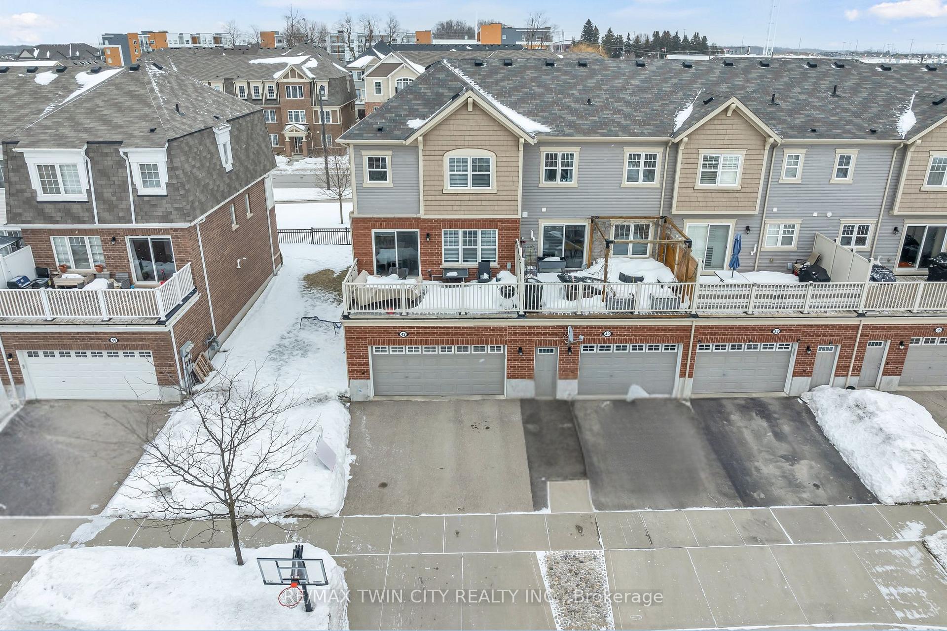 Photo 38 of 42 Outlook Terrace, Kitchener — HOMEH