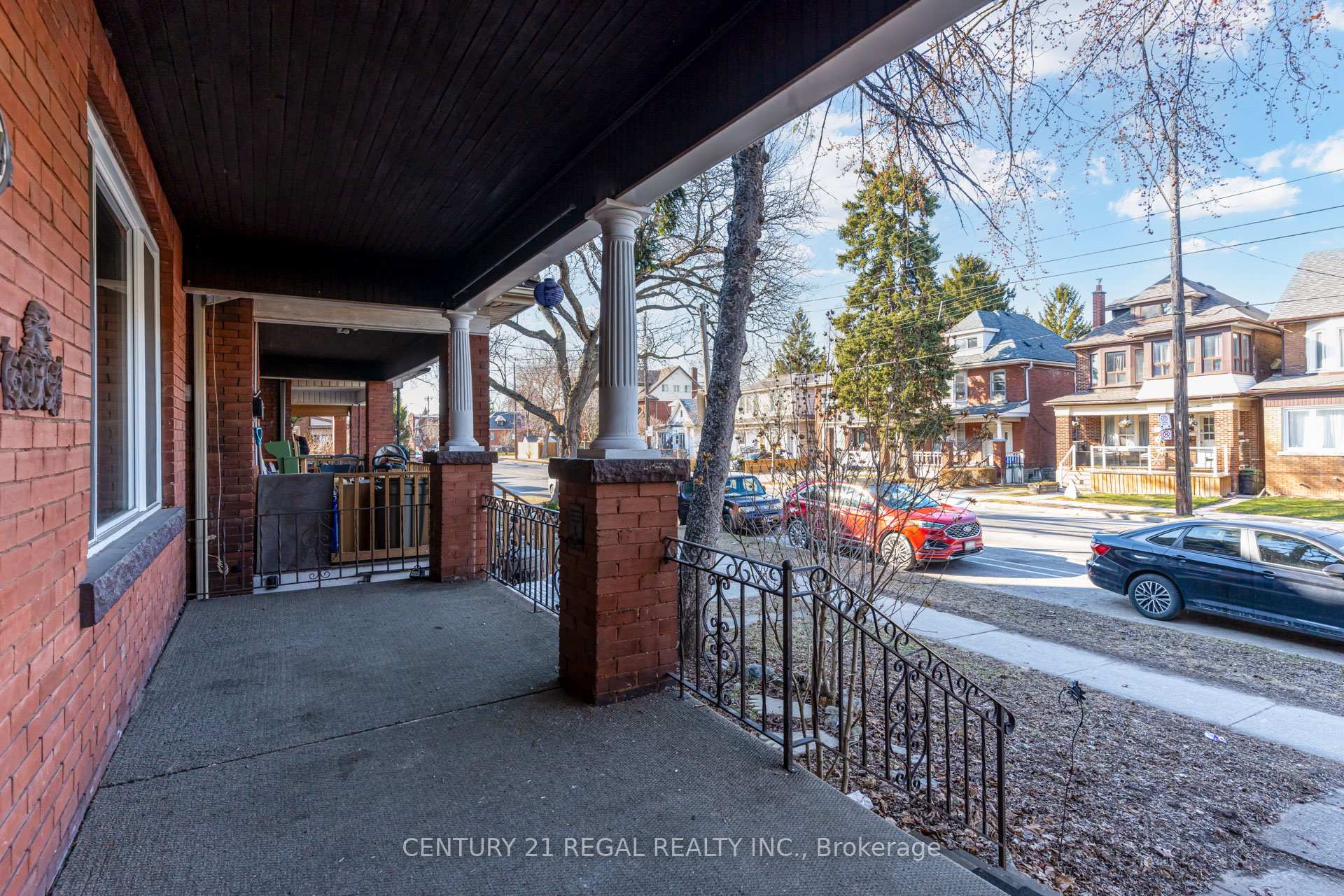 Photo 3 of 184 Maplewood Avenue, Hamilton, Blakeley — HOMEH