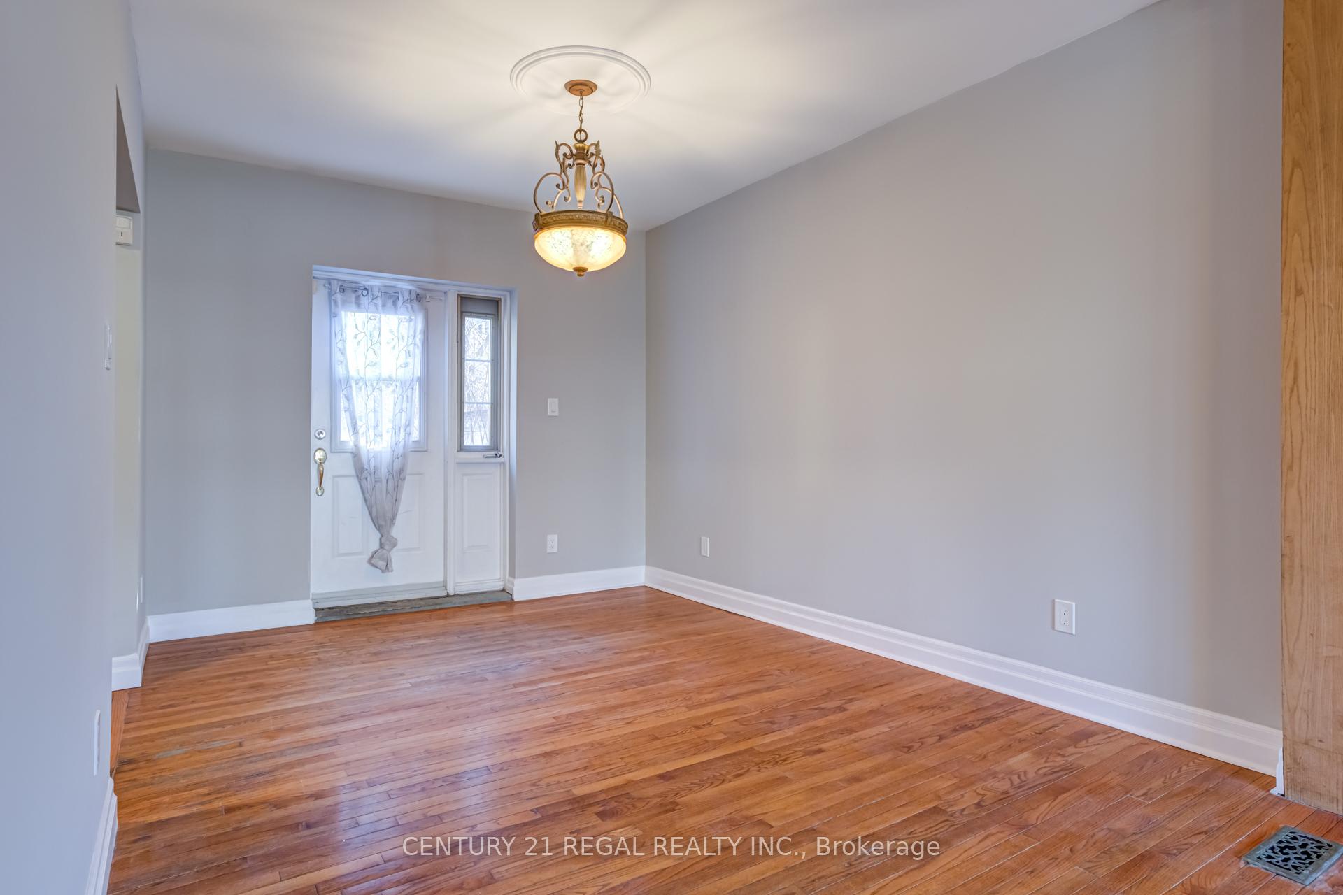 Photo 10 of 184 Maplewood Avenue, Hamilton, Blakeley — HOMEH